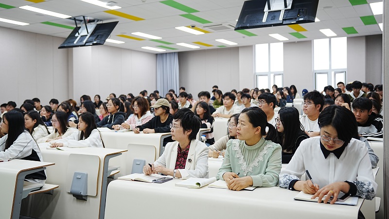 省教育厅“大听课 大调研”活动第五调研组来校听课调研指导工作 省教育厅“大听课 大调研”活动第五调研组来校听课调研指导工作
