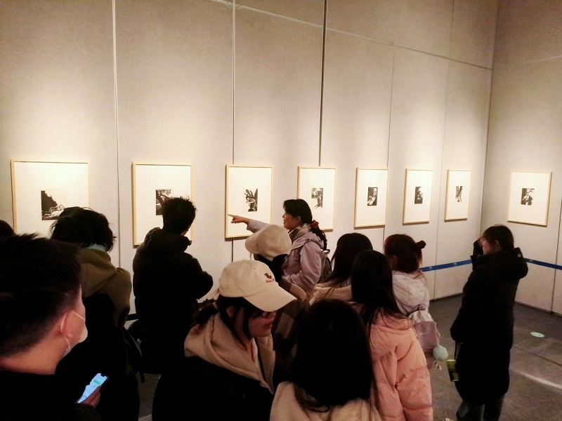 《大河美术报》整版刊登看球教师王旭理论文章 《大河美术报》整版刊登看球教师王旭理论文章