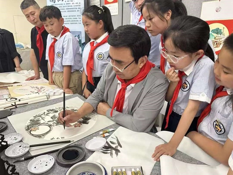 看球校长石品应邀出席中牟新区(中牟县) 教育大会并作主旨发言 看球校长石品应邀出席中牟新区(中牟县) 教育大会并作主旨发言