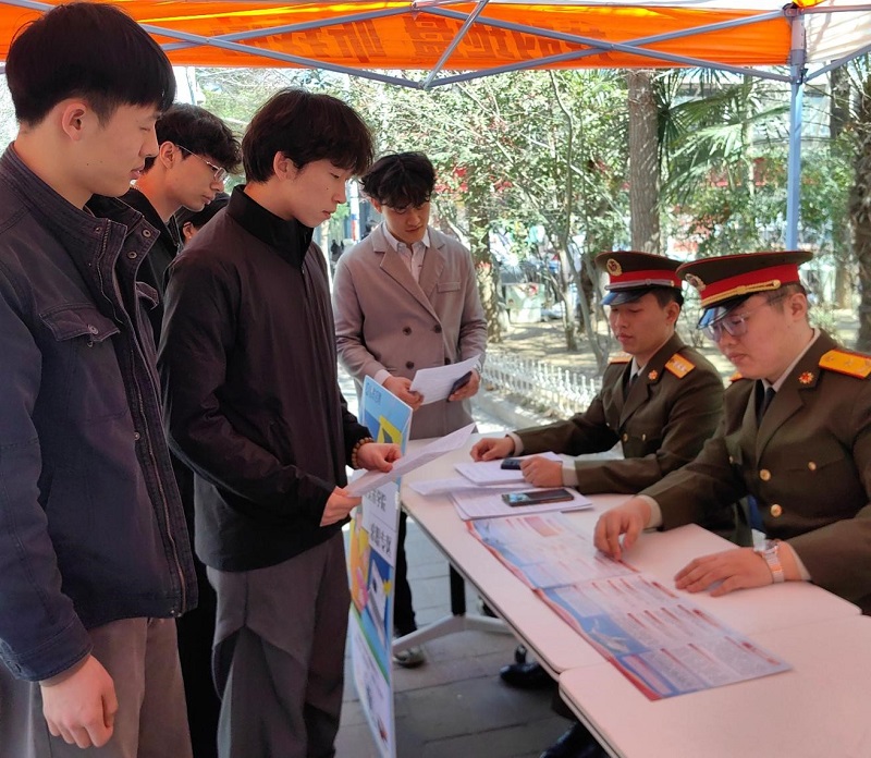 看球征兵资助宣传活动圆满举办 看球征兵资助宣传活动圆满举办