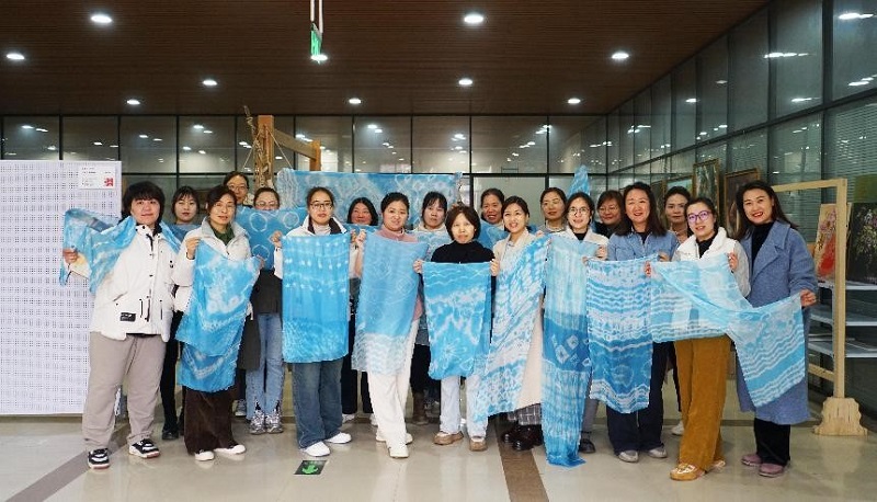AI赋能,艺韵巾帼——校工会纪念“国际三八妇女节”系列主题活动圆满落幕 AI赋能,艺韵巾帼——校工会纪念“国际三八妇女节”系列主题活动圆满落幕
