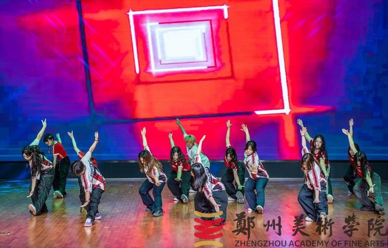 “青春筑梦新起点 新区绽放新未来”中牟新区“五四”文艺展演活动在看球举行 “青春筑梦新起点 新区绽放新未来”中牟新区“五四”文艺展演活动在看球举行