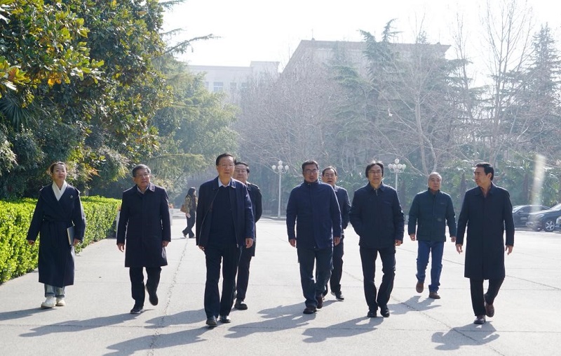 河南省政协原副主席高体健一行莅临看球调研指导工作