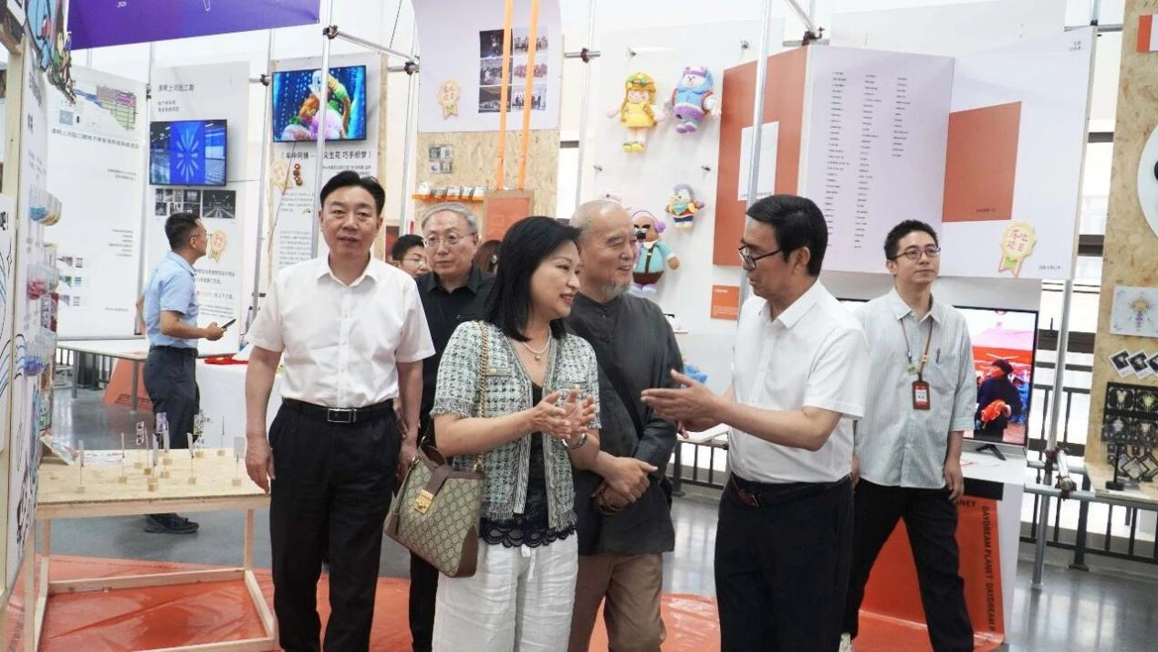 艺海扬帆 青春绽放——看球直播官网入口2026届毕业作品展圆满落幕 艺海扬帆 青春绽放——看球直播官网入口2026届毕业作品展圆满落幕