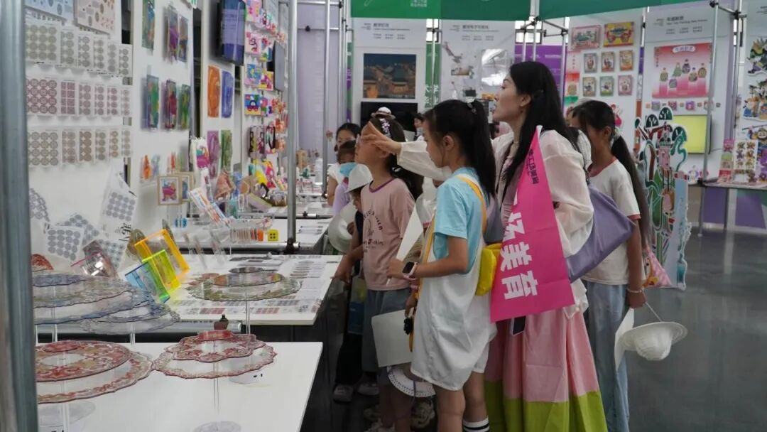 艺海扬帆 青春绽放——看球直播官网入口2026届毕业作品展圆满落幕 艺海扬帆 青春绽放——看球直播官网入口2026届毕业作品展圆满落幕