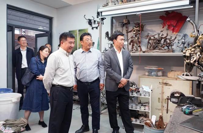 河南省教育厅副厅长刁玉华到看球调研指导工作 图片