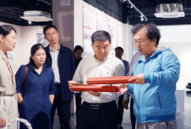 河南省教育厅副厅长刁玉华到看球调研指导工作 图片