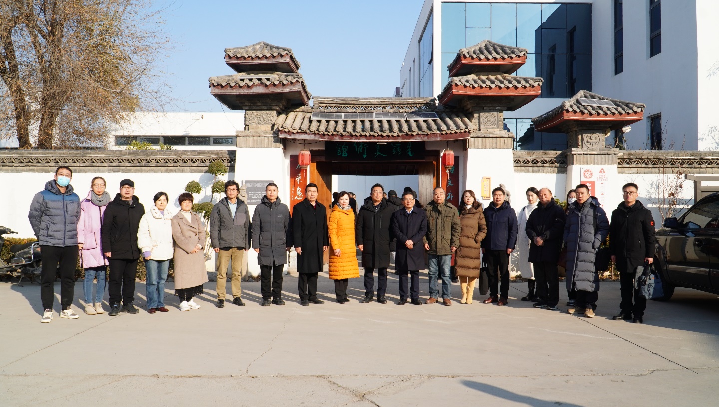 看球直播官网入口与大河美术报社、新乡县大召营村签约合作乡村振兴 看球直播官网入口与大河美术报社、新乡县大召营村签约合作乡村振兴