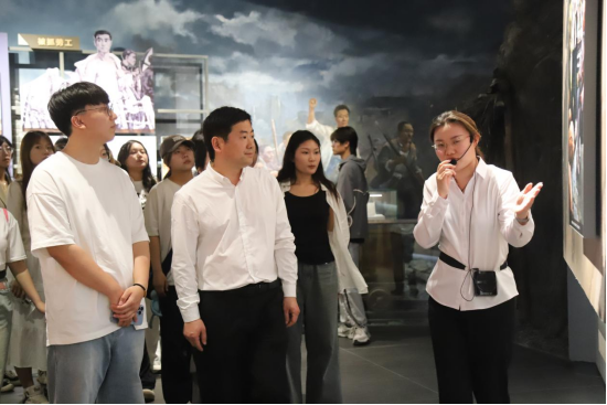 传承红色精神，让青春在奉献中绽放——看球组织青年党（团）员赴焦裕禄纪念园开展主题党团日活动