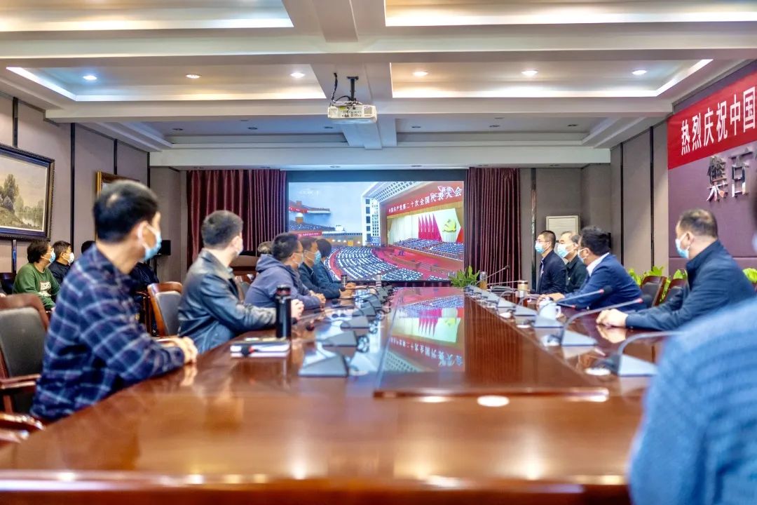 我院师生收看学习热议党的二十大报告精神 我院师生收看学习热议党的二十大报告精神