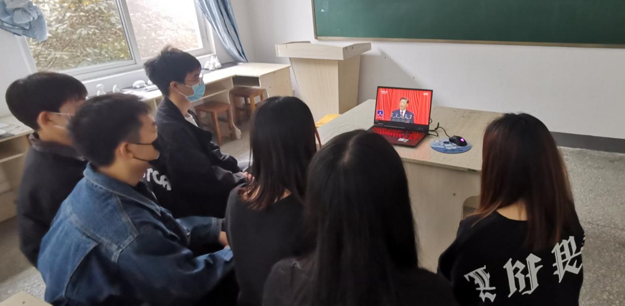聚焦二十大 一起学报告——学生党支部掀起学习贯彻党的二十大精神高潮 聚焦二十大 一起学报告——学生党支部掀起学习贯彻党的二十大精神高潮