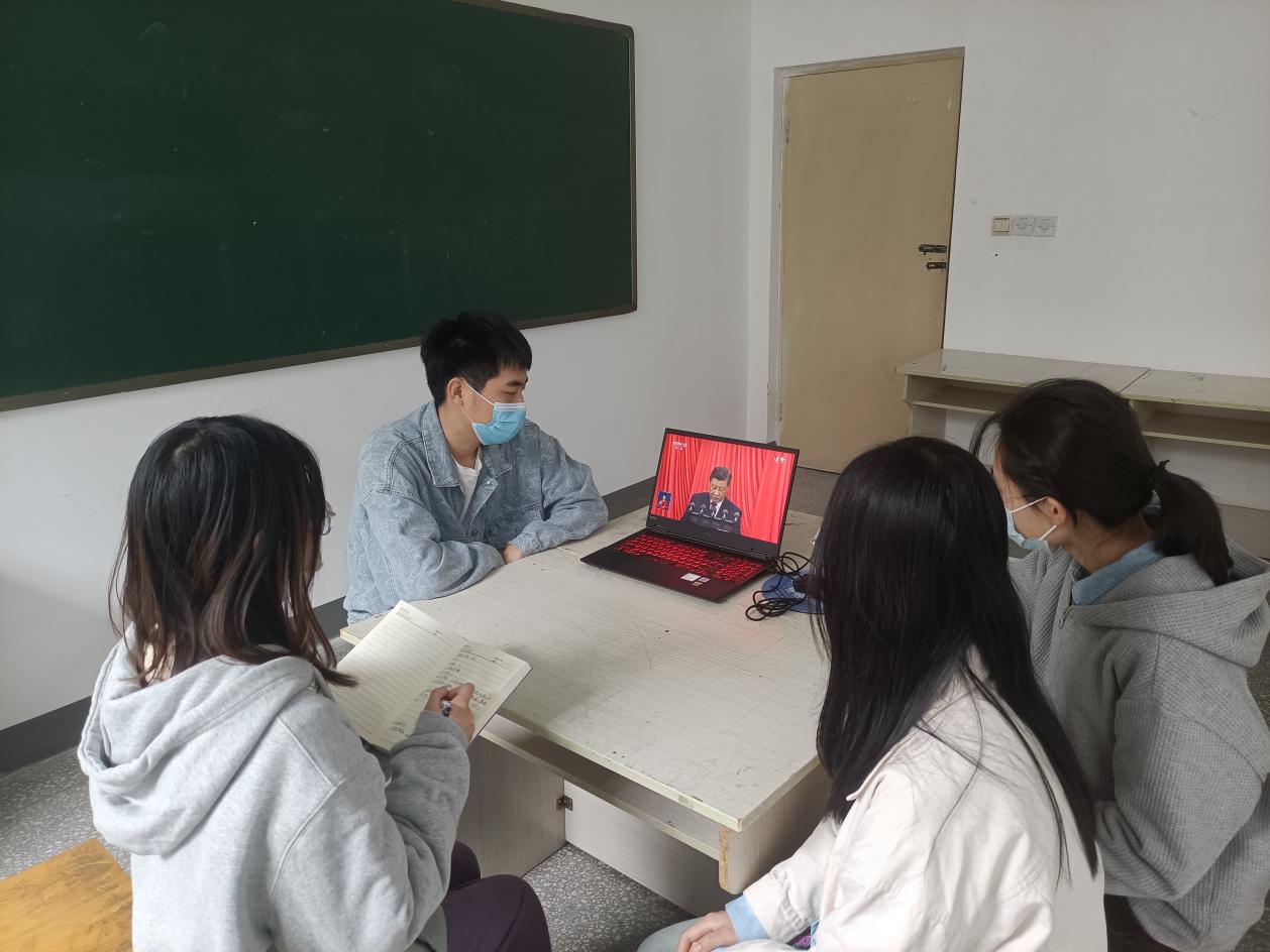 聚焦二十大 一起学报告——学生党支部掀起学习贯彻党的二十大精神高潮 聚焦二十大 一起学报告——学生党支部掀起学习贯彻党的二十大精神高潮