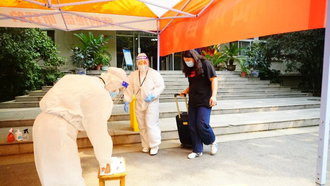 我院开展秋季学期学生返校疫情防控应急演练 我院开展秋季学期学生返校疫情防控应急演练