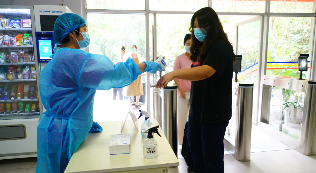 我院开展秋季学期学生返校疫情防控应急演练 我院开展秋季学期学生返校疫情防控应急演练