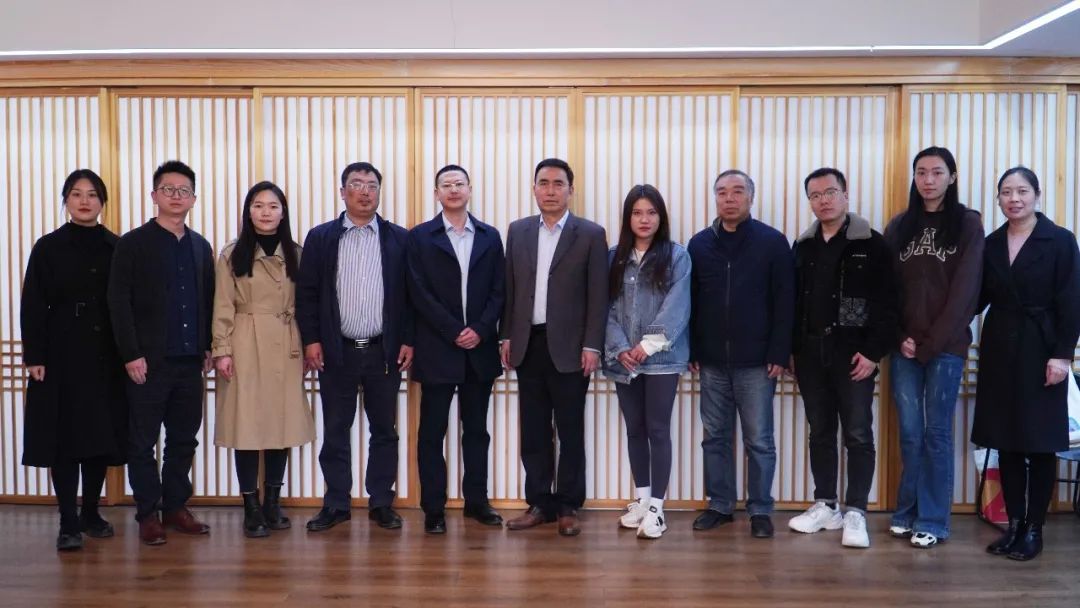 我院与河南田野文化艺术有限公司共建省级大学生校外实践教育基地揭牌 我院与河南田野文化艺术有限公司共建省级大学生校外实践教育基地揭牌
