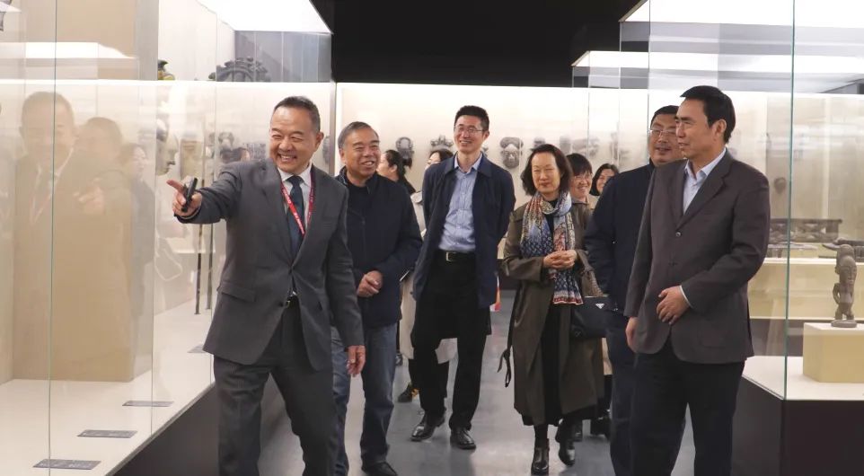 访企拓岗|学院领导带队赴郑州大信家居有限公司考察调研 访企拓岗|学院领导带队赴郑州大信家居有限公司考察调研