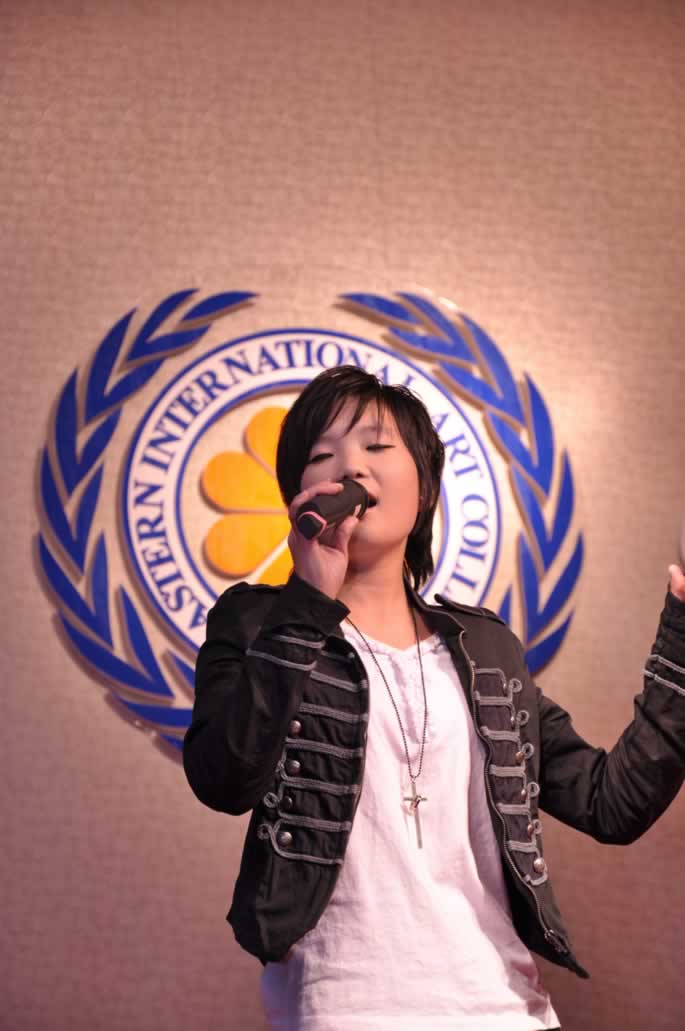 “绽放的青春”2010级迎新晚会圆满结束