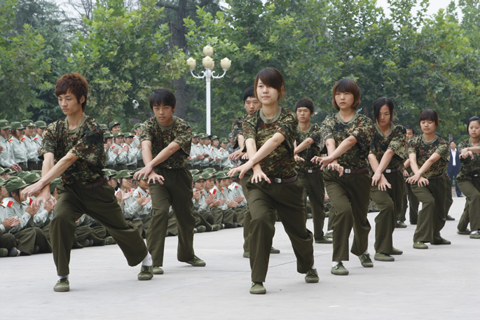 2010级新生阅兵仪式圆满结束