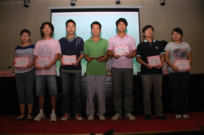 我院举行2010—2011学年第一学期全体教职工大会 我院举行2010—2011学年第一学期全体教职工大会