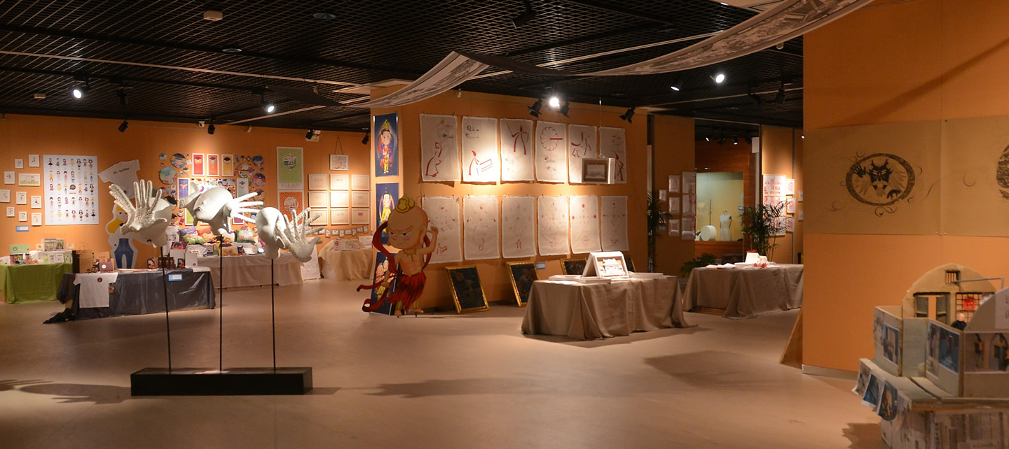 郑州轻工业大学易斯顿美术学院2013届毕业设计作品展成功举行 点击看查大图!