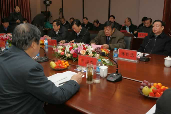 河南省政协靳绥东副主席一行莅临我院考察指导工作