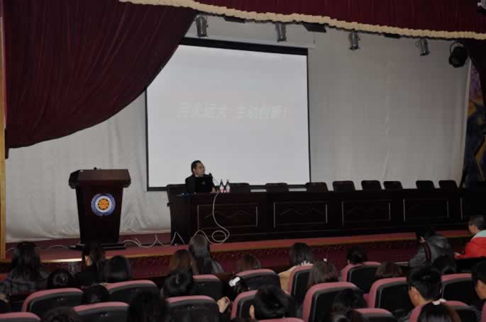 中原著名品牌策划师杨旭老师来我院讲座