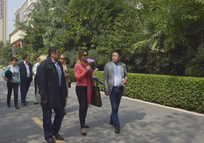 罗马尼亚考察团一行对我院进行友好访问