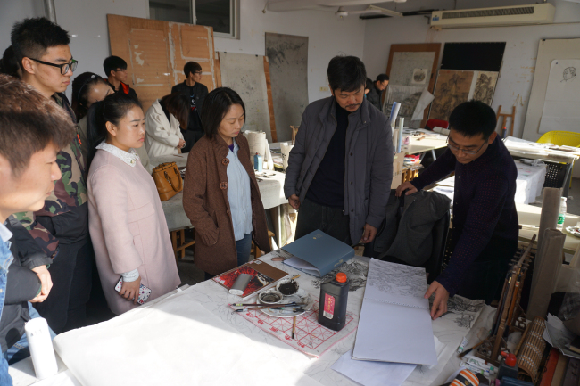 ​郑州大学邬建教授应邀到我院讲学