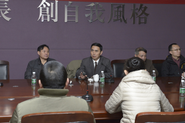 河南省高校美术教师绘画作品展开幕式暨座谈会在我院举办