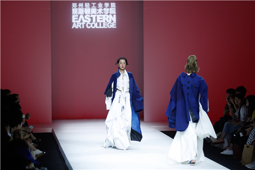 “肆世”· 我院毕业作品发布会亮相中国国际大学生时装周
