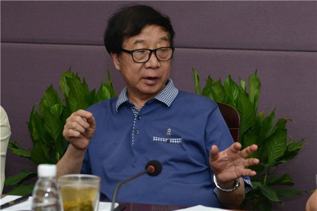 河南省教育界学习贯彻习近平总书记 给中央美术学院老教授回信重要精神座谈会在我院召开