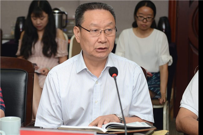 河南省教育界学习贯彻习近平总书记 给中央美术学院老教授回信重要精神座谈会在我院召开