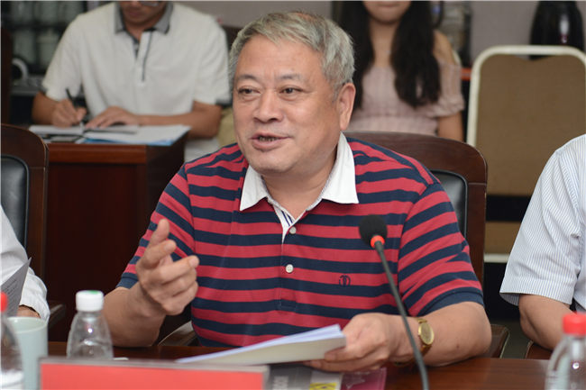 河南省教育界学习贯彻习近平总书记 给中央美术学院老教授回信重要精神座谈会在我院召开