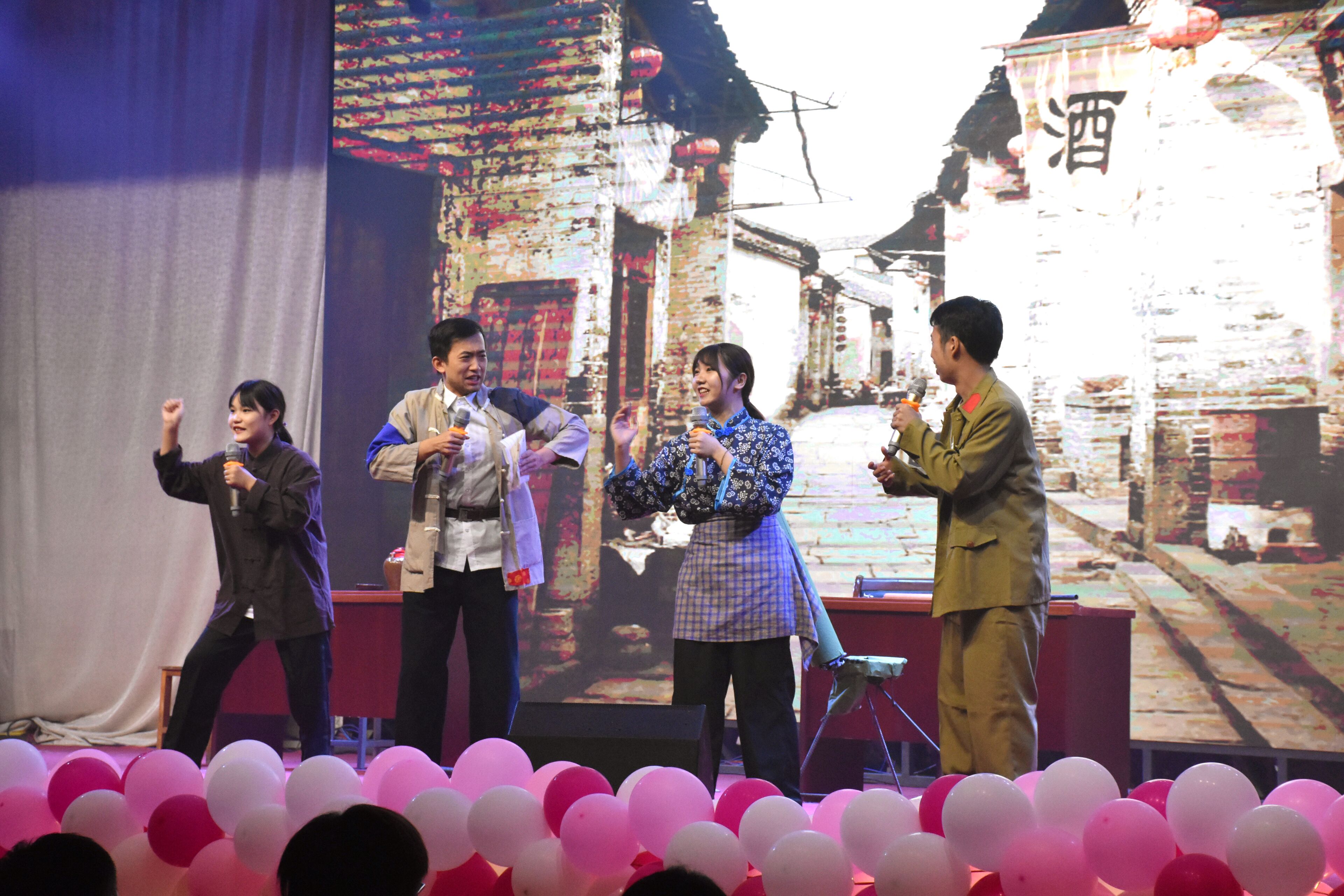 易新一意  与你相遇 ——我院迎新晚会欢乐启幕