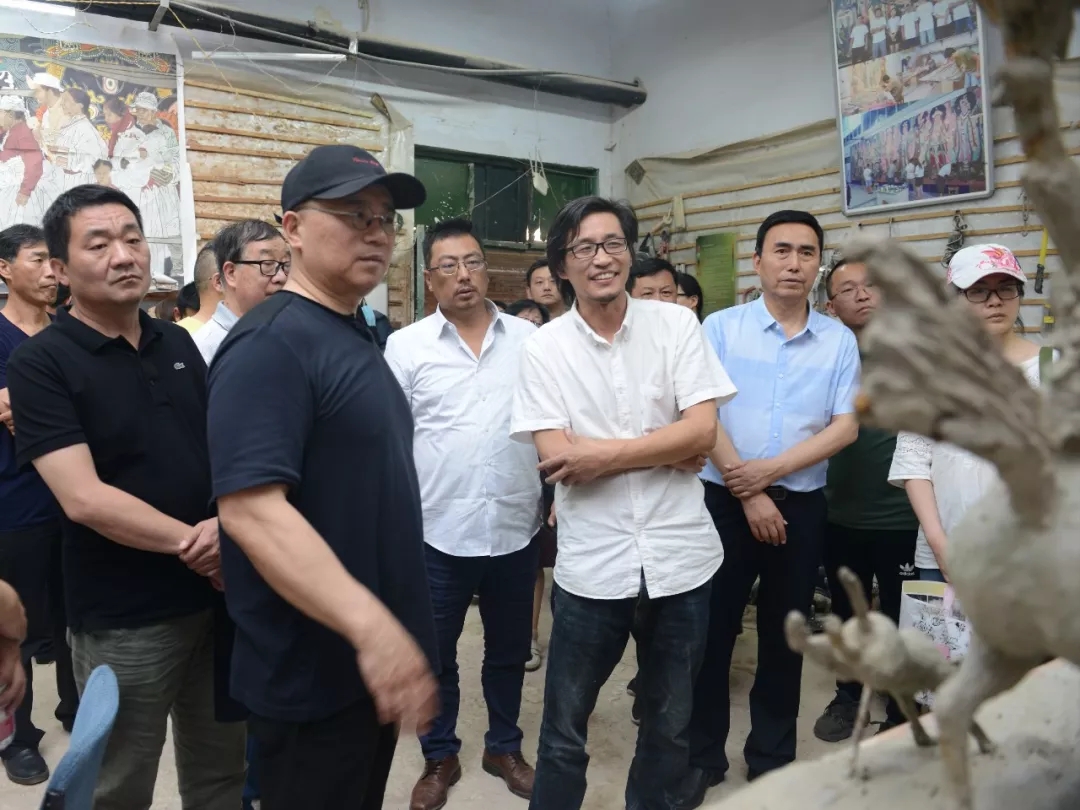中央美术学院王颖生教授到我院讲学并受聘教授 中央美术学院王颖生教授到我院讲学并受聘教授
