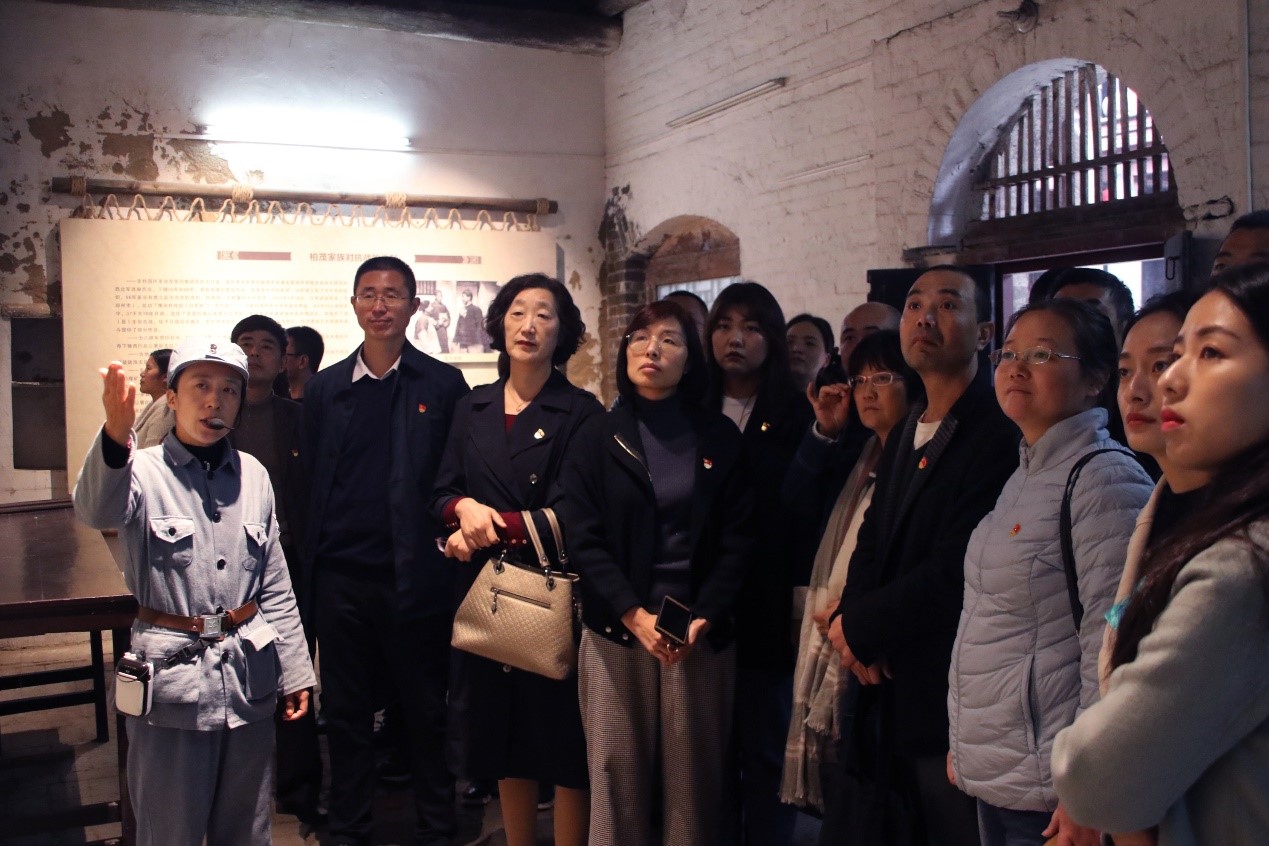 我院教工党员赴豫西抗日纪念馆开展“不忘初心、牢记使命”主题教育活动