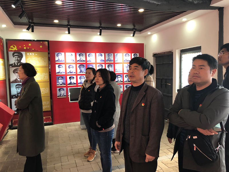 我院开展“传承红色基因，牢记初心使命”主题党日活动