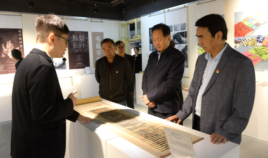省人大教科文卫委员会朱清孟主任莅临我院调研指导工作
