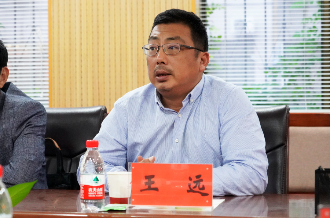 我院石品院长一行到河南大学美术学院交流座谈