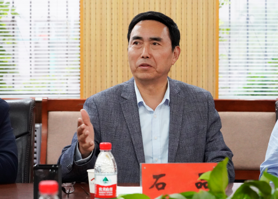 我院石品院长一行到河南大学美术学院交流座谈